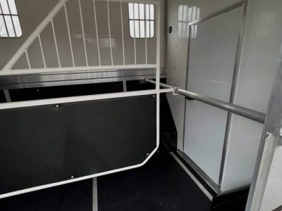 Phantom coach built 3.5t horsebox for sale