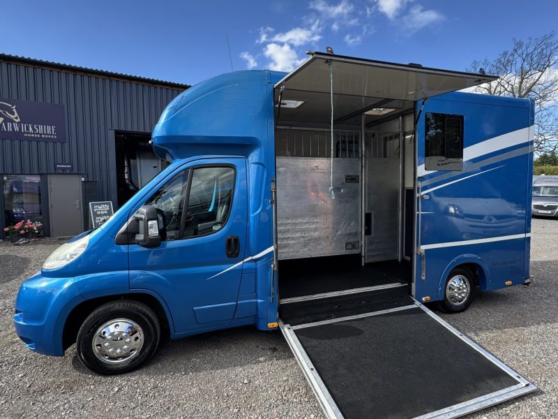 Alexanders Newmarket 3.5t – Stallion Stall