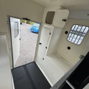 Emslie equine coach built 3.5T