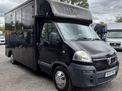 Emslie equine coach built 3.5T