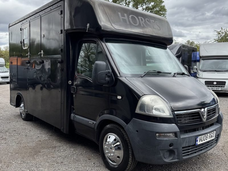 Emslie equine coach built 3.5T