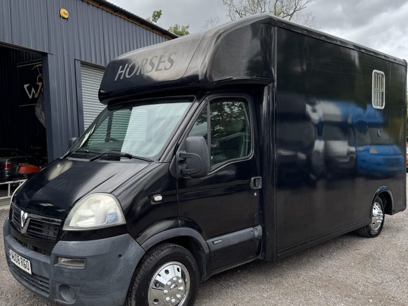 Emslie equine coach built 3.5T
