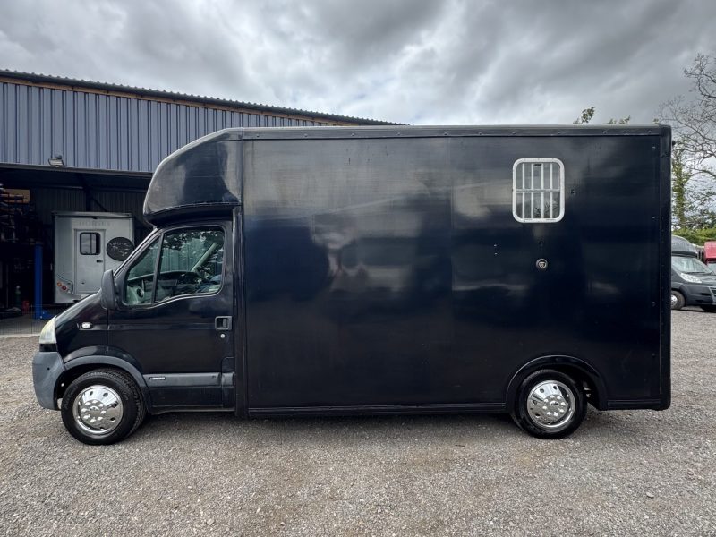 Emslie equine coach built 3.5T