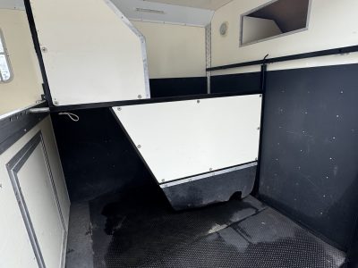 Emslie equine coach built 3.5T