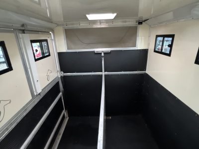 Equimark Coach Built weekender 3.5T