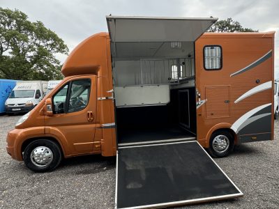 Wildtrack 4.5T Coach Built – Half Wall