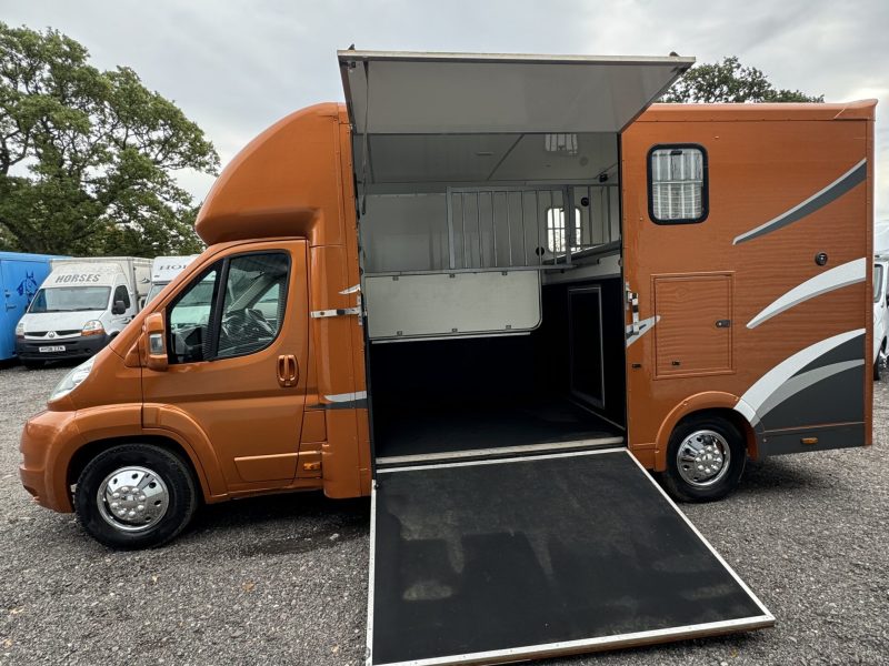 Wildtrack 4.5T Coach Built – Half Wall