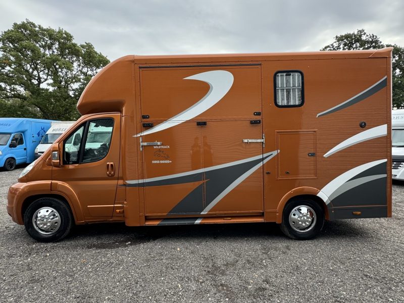 Wildtrack 4.5T Coach Built – Half Wall