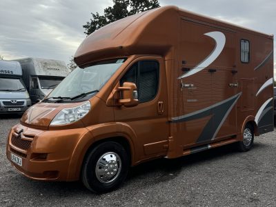 Wildtrack 4.5T Coach Built – Half Wall