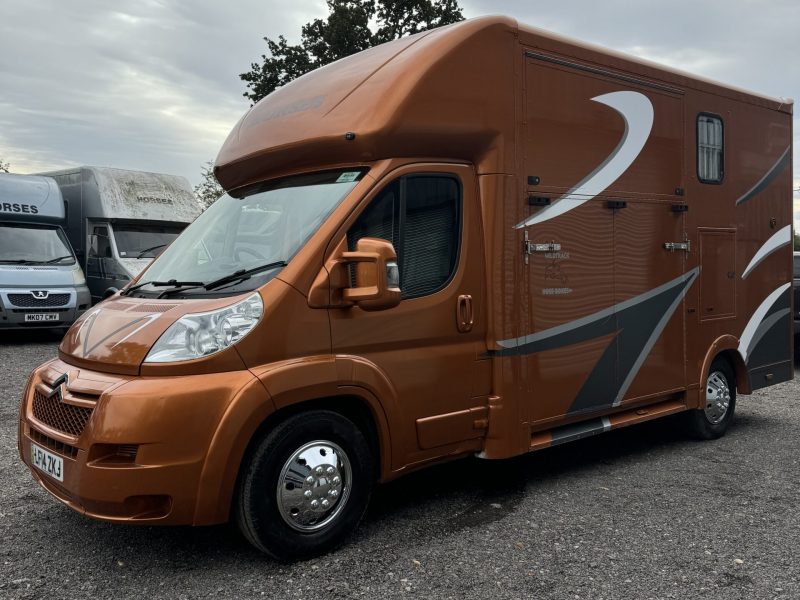 Wildtrack 4.5T Coach Built – Half Wall