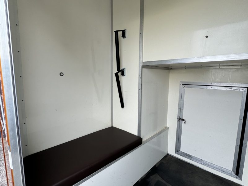 Wildtrack 4.5T Coach Built – Half Wall